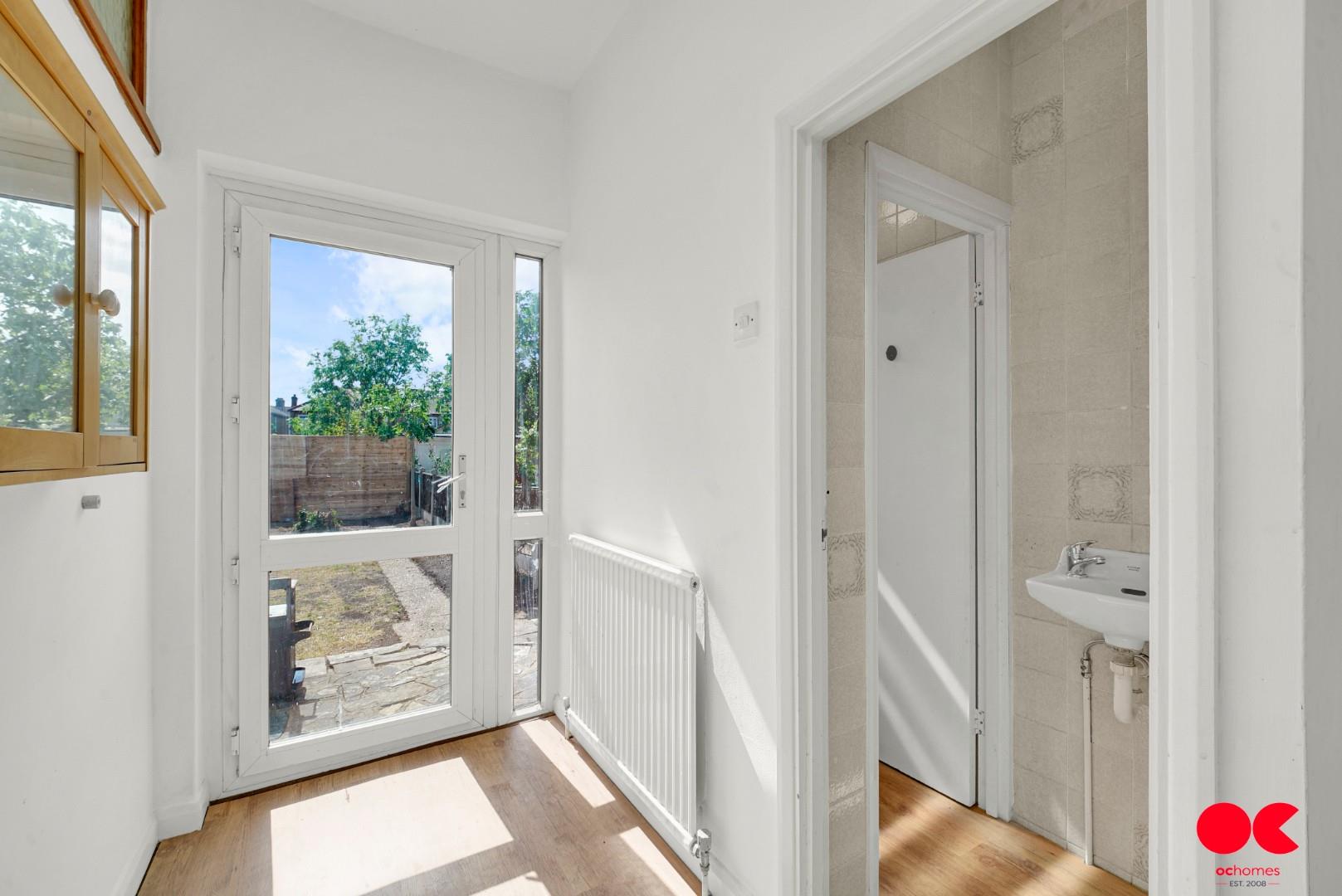 3 bed end of terrace house to rent in Fremantle Road, Barkingside  - Property Image 14