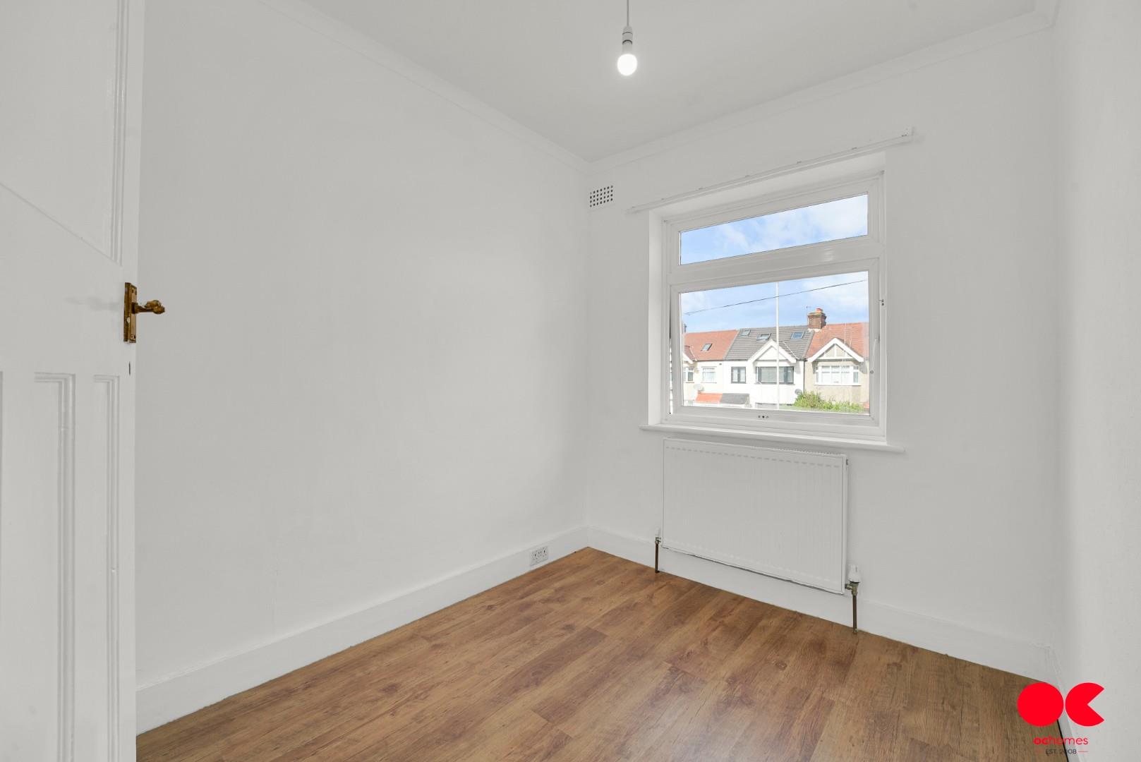 3 bed end of terrace house to rent in Fremantle Road, Barkingside  - Property Image 10