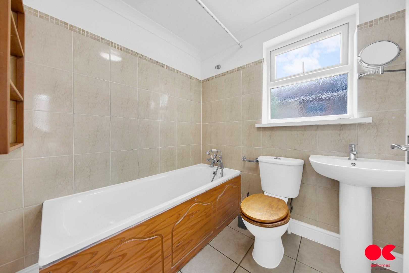 2 bed flat for sale in Warren Road, Leyton  - Property Image 6