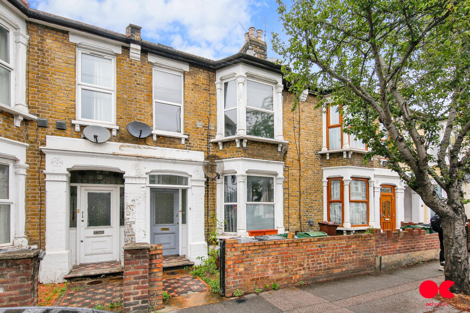2 bed flat for sale in Warren Road, Leyton