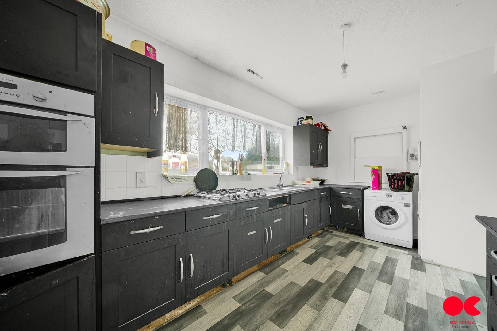 4 bed detached house to rent in Ernest Road, Emerson Park, Hornchurch  - Property Image 4