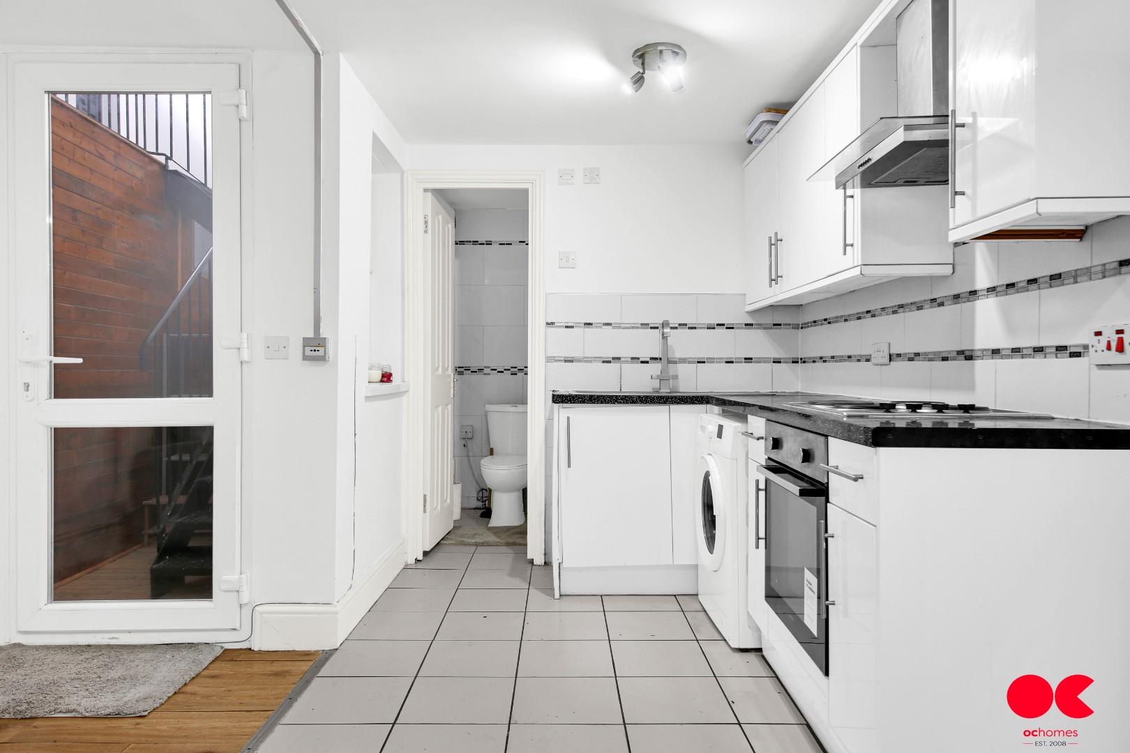 1 bed studio flat to rent in Capworth Street, Leyton  - Property Image 9