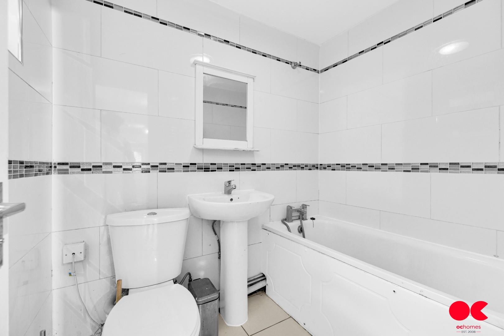 1 bed studio flat to rent in Capworth Street, Leyton  - Property Image 4