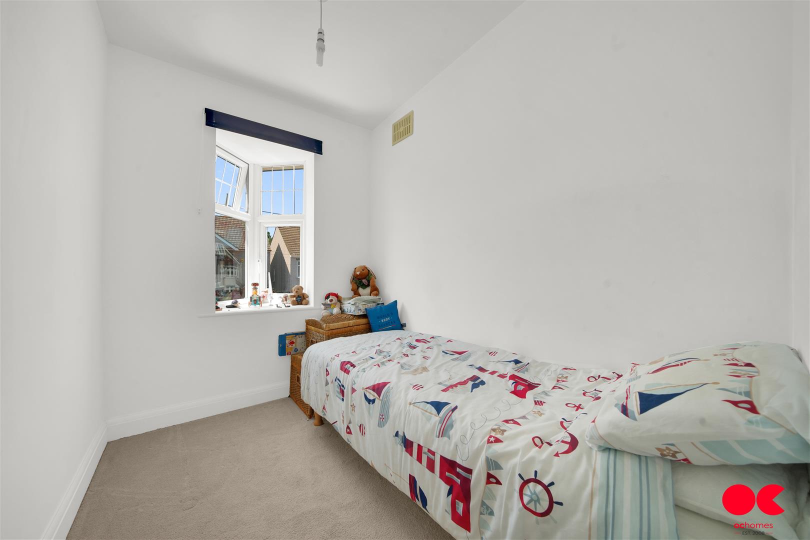 4 bed semi-detached house for sale in Cambridge Avenue, Gidea Park  - Property Image 4