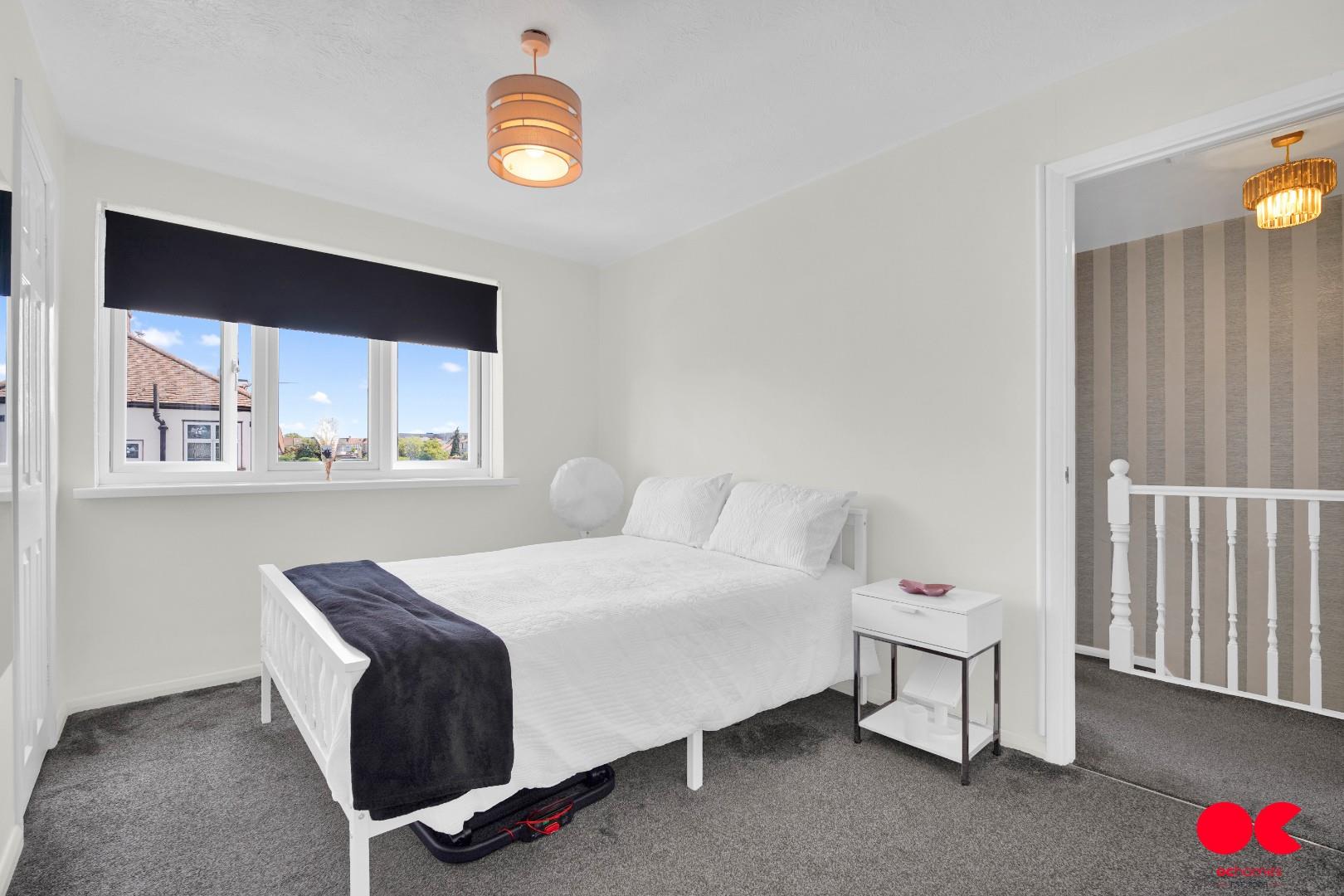3 bed terraced house for sale in South Hall Drive, Rainham  - Property Image 19