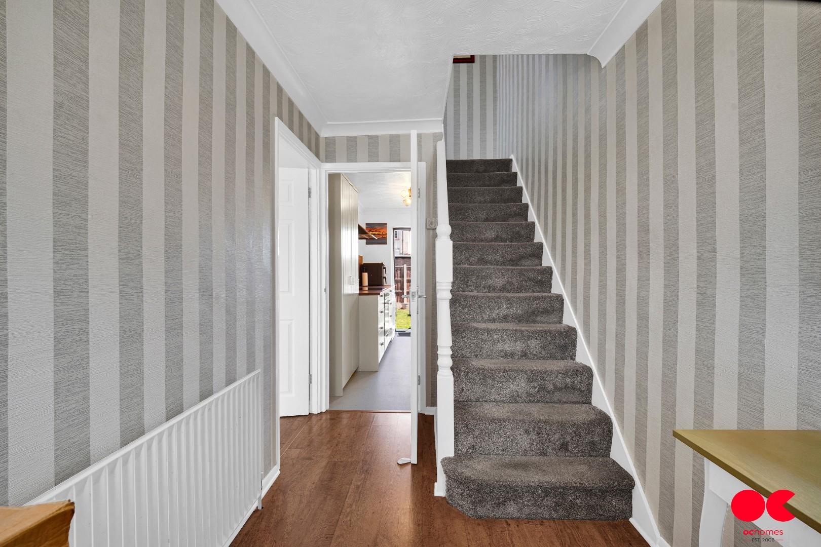3 bed terraced house for sale in South Hall Drive, Rainham  - Property Image 8