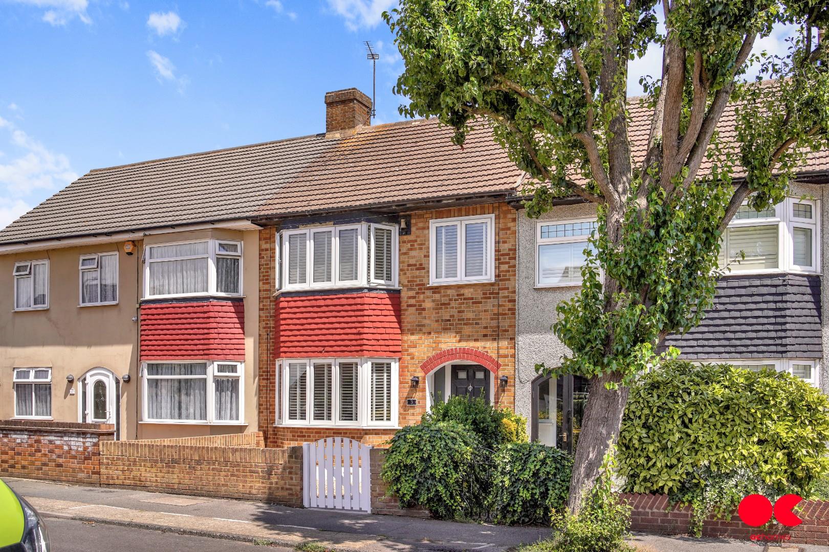 3 bed terraced house for sale in South Hall Drive, Rainham  - Property Image 25