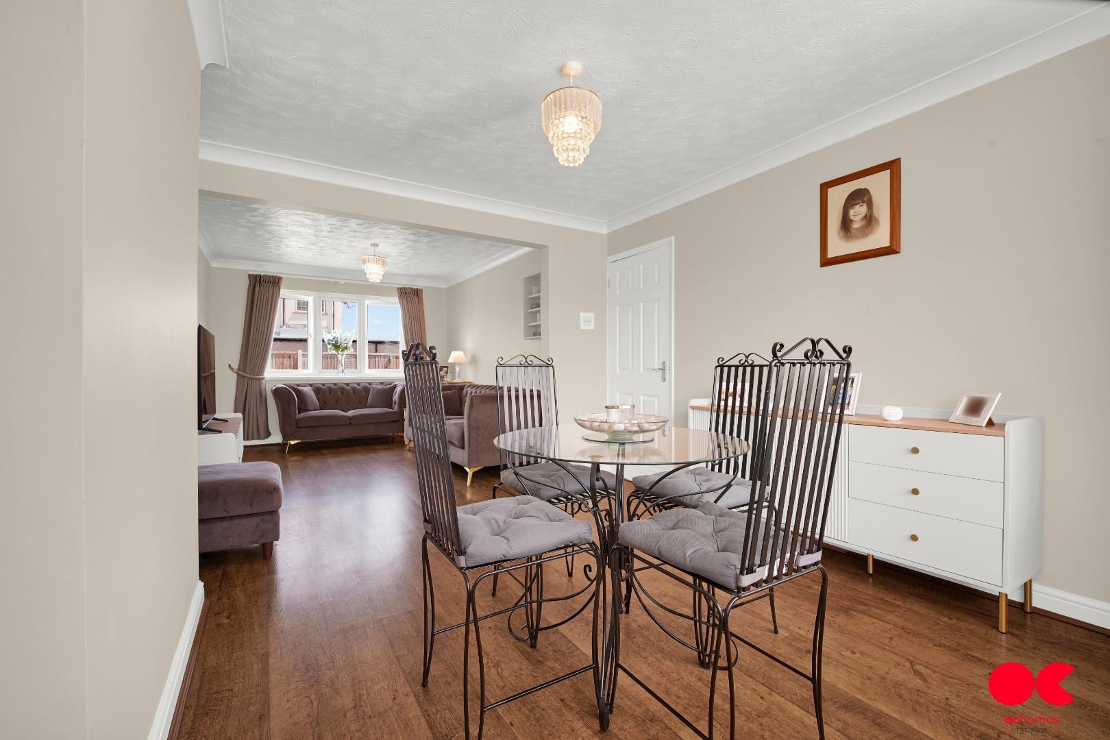 3 bed terraced house for sale in South Hall Drive, Rainham  - Property Image 15