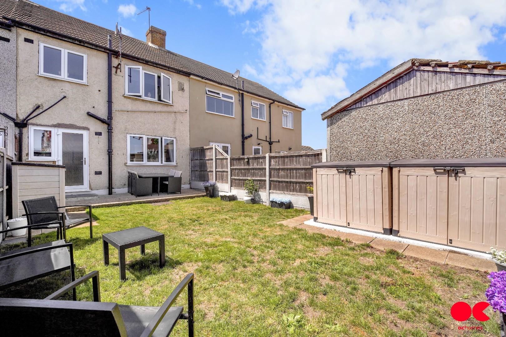 3 bed terraced house for sale in South Hall Drive, Rainham  - Property Image 24