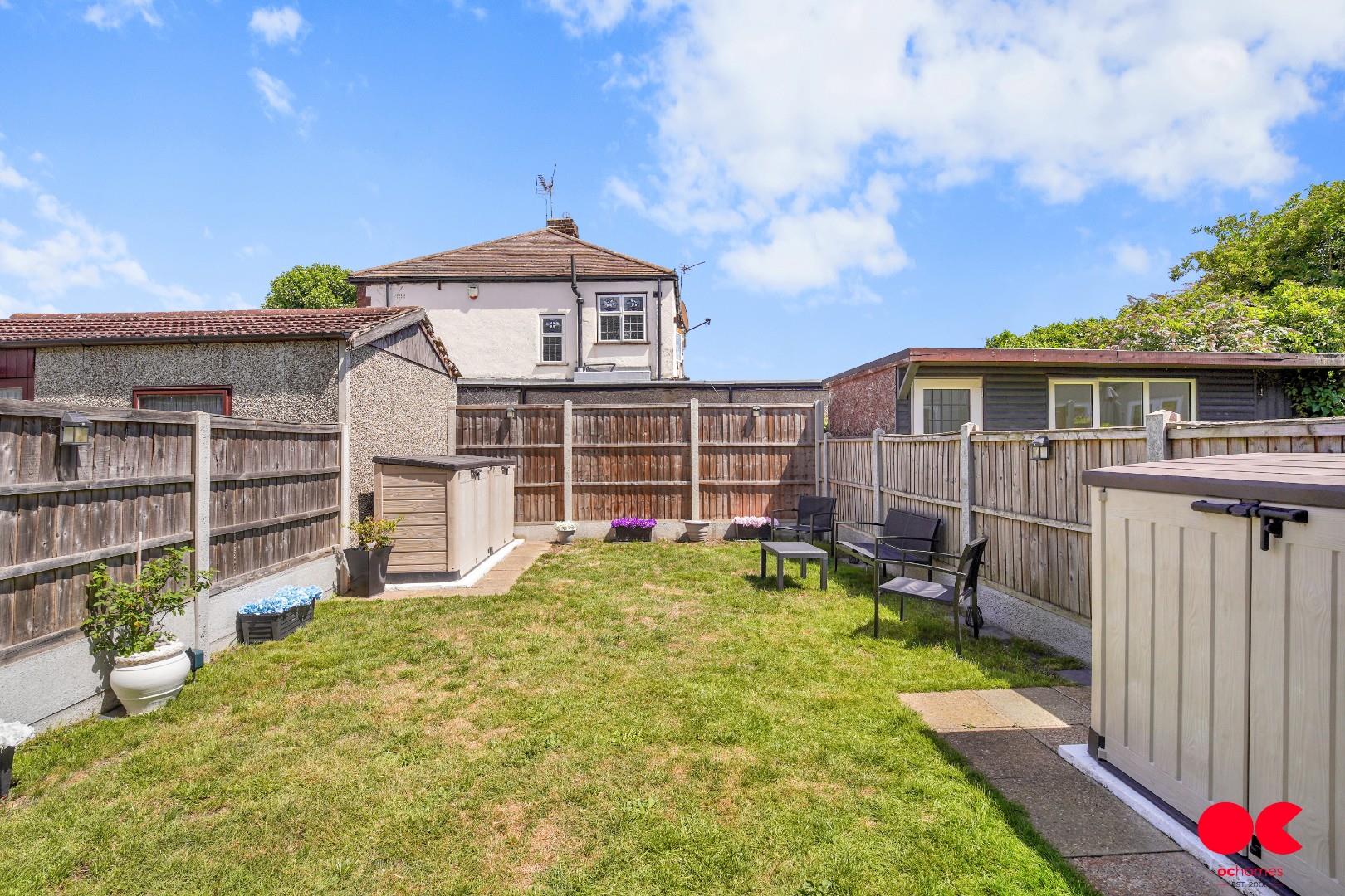 3 bed terraced house for sale in South Hall Drive, Rainham  - Property Image 23