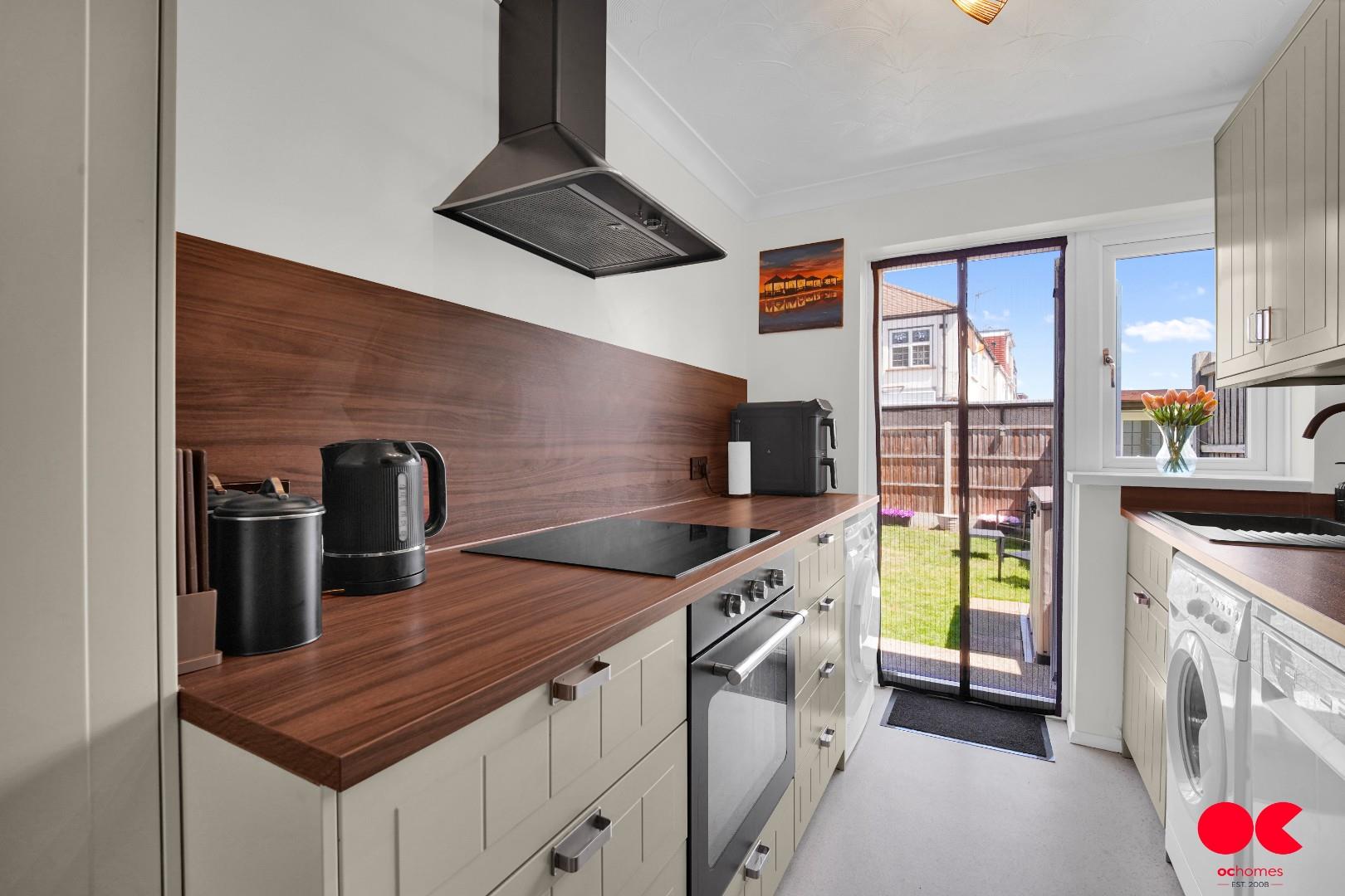 3 bed terraced house for sale in South Hall Drive, Rainham  - Property Image 2