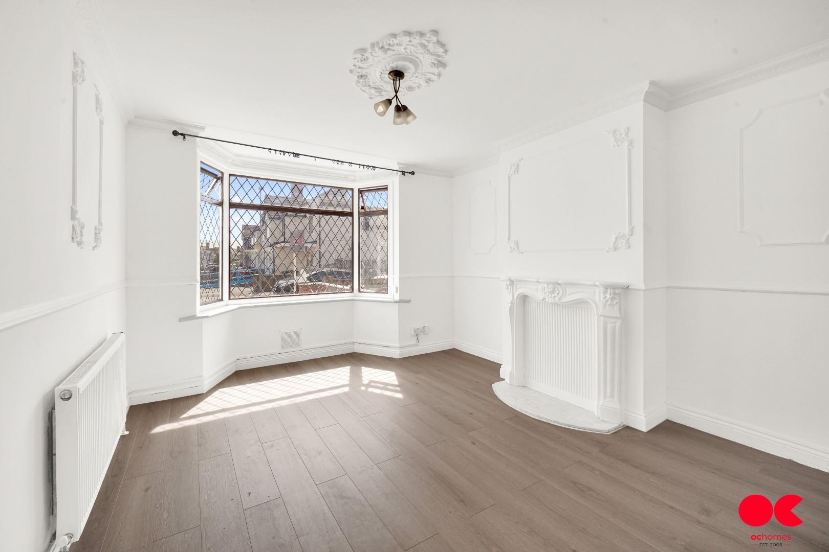 3 bed terraced house to rent in Crosby Road, Dagenham  - Property Image 3