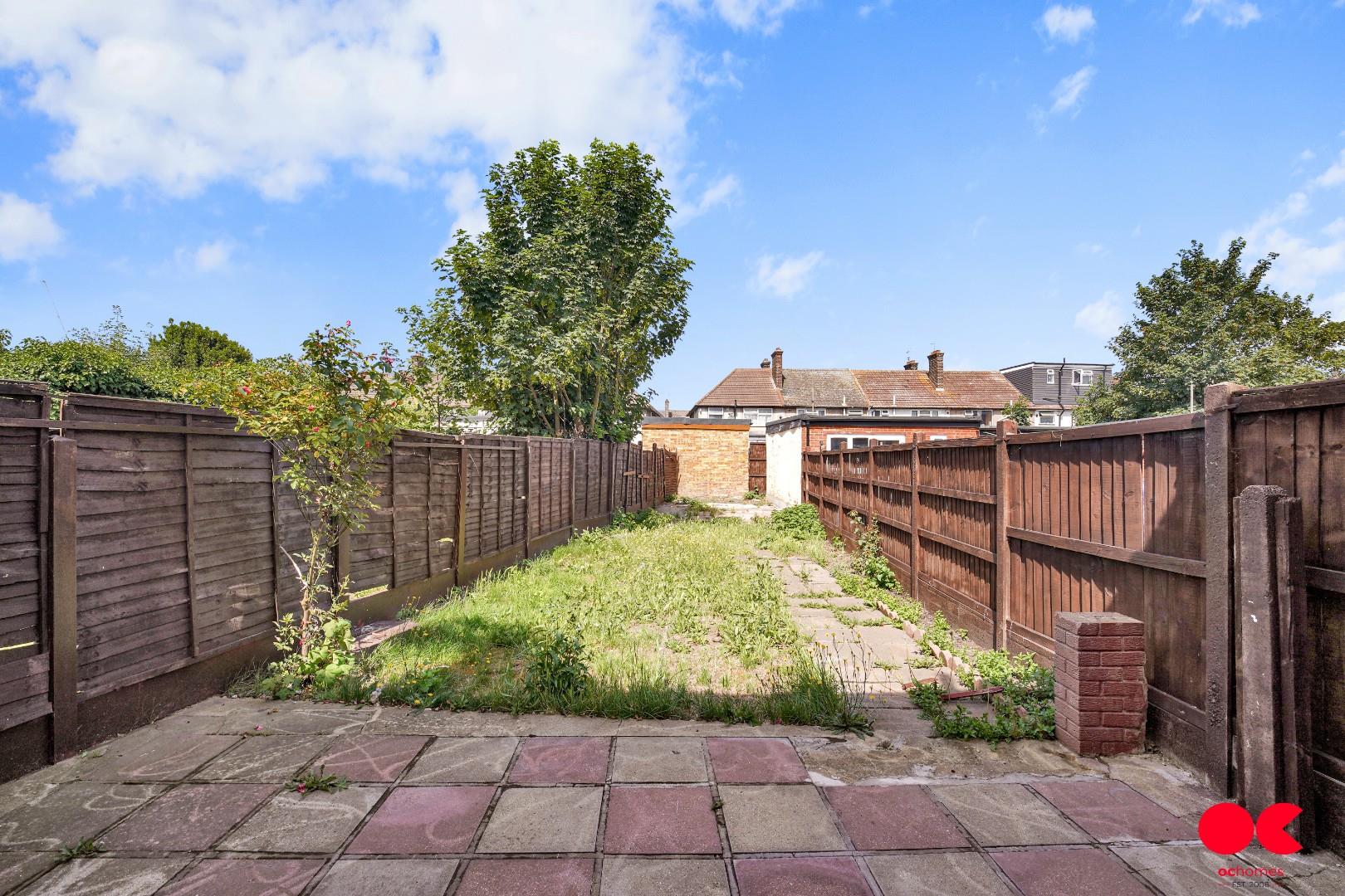 3 bed terraced house to rent in Crosby Road, Dagenham  - Property Image 5
