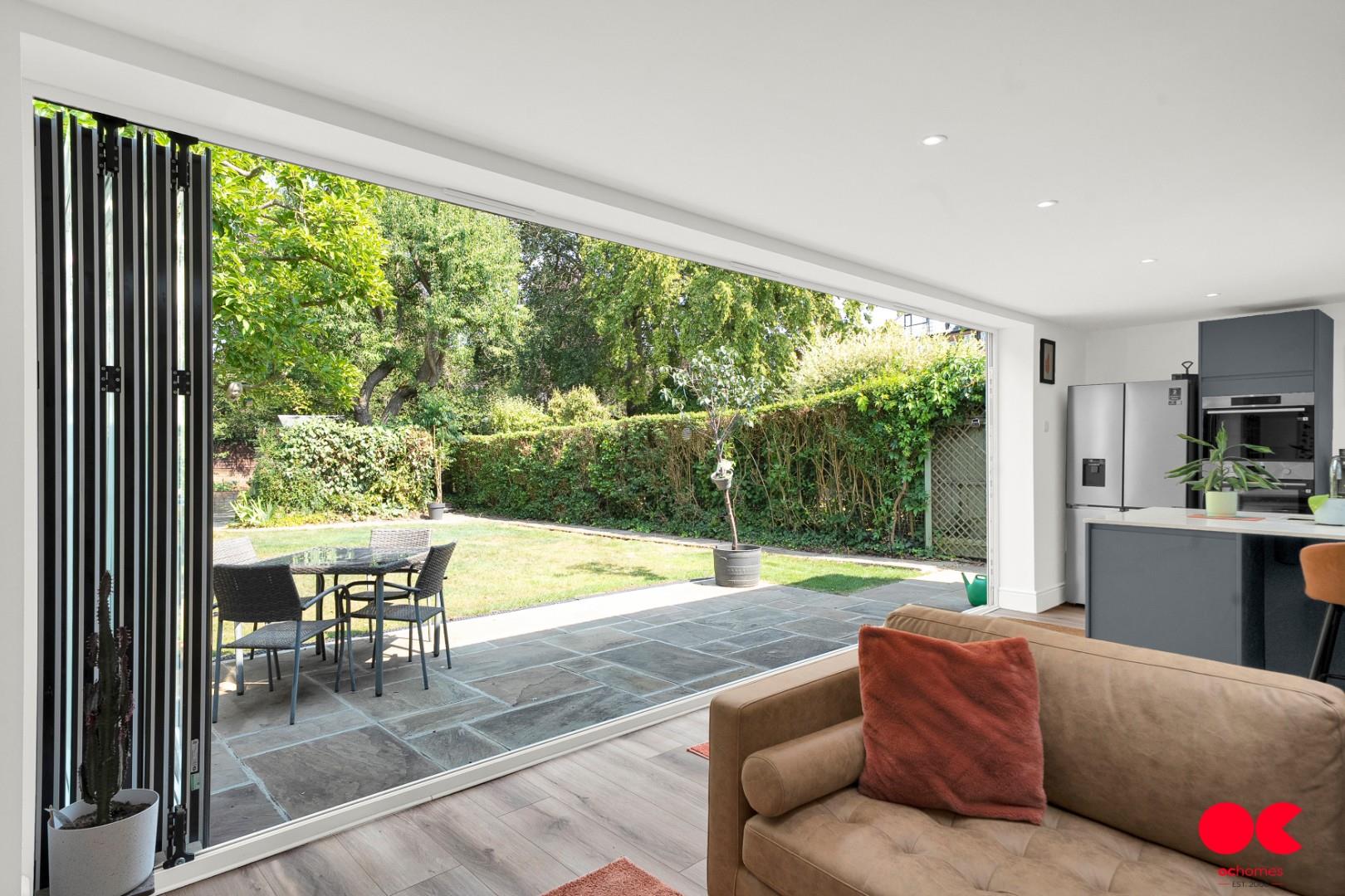 3 bed detached house for sale in Balgores Lane, Gidea Park  - Property Image 35