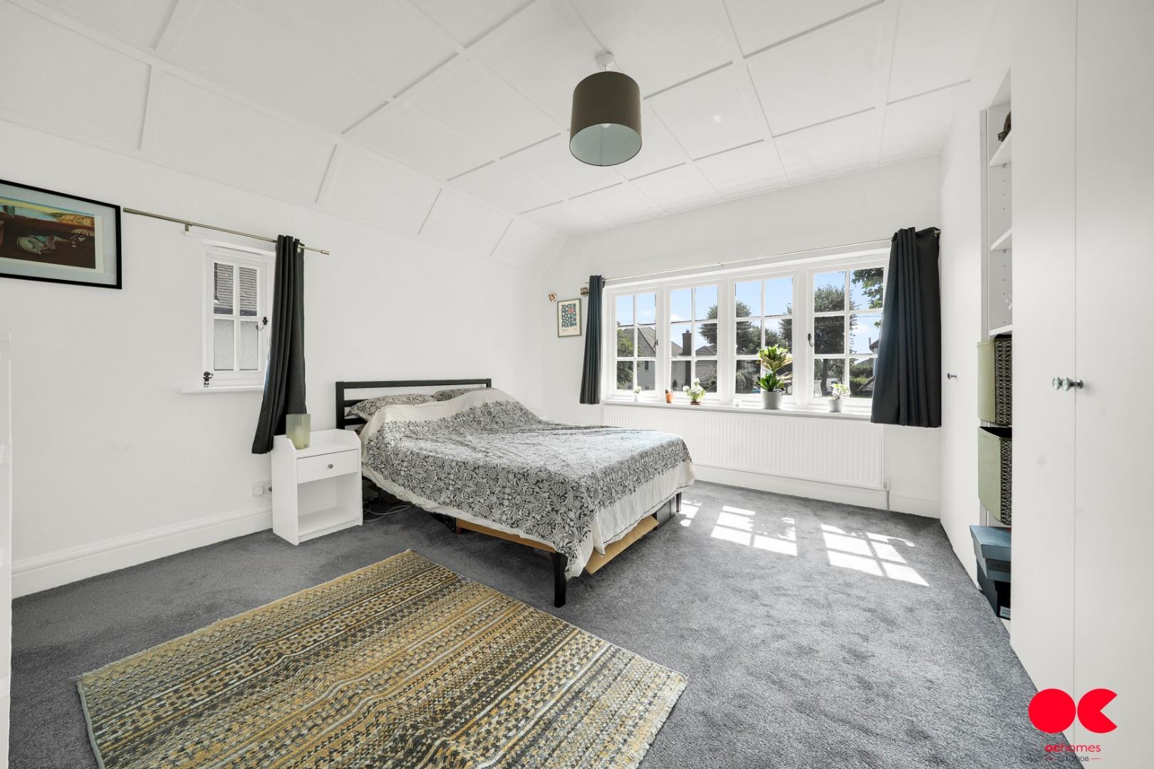 3 bed detached house for sale in Balgores Lane, Gidea Park  - Property Image 9