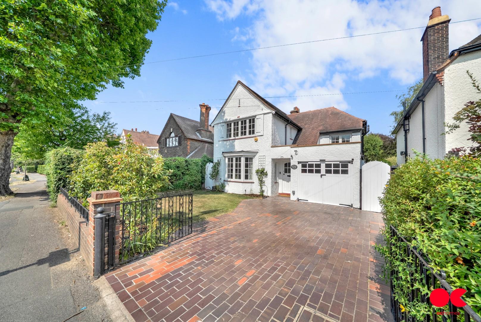 3 bed detached house for sale in Balgores Lane, Gidea Park  - Property Image 55
