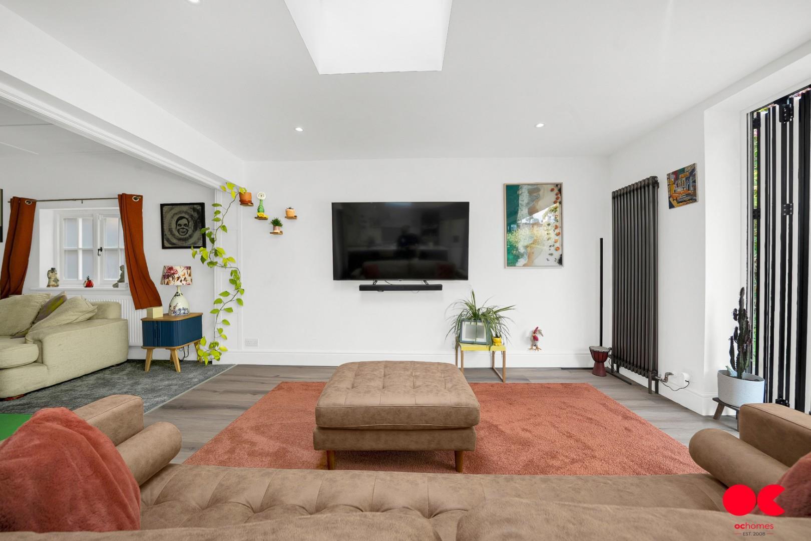 3 bed detached house for sale in Balgores Lane, Gidea Park  - Property Image 28