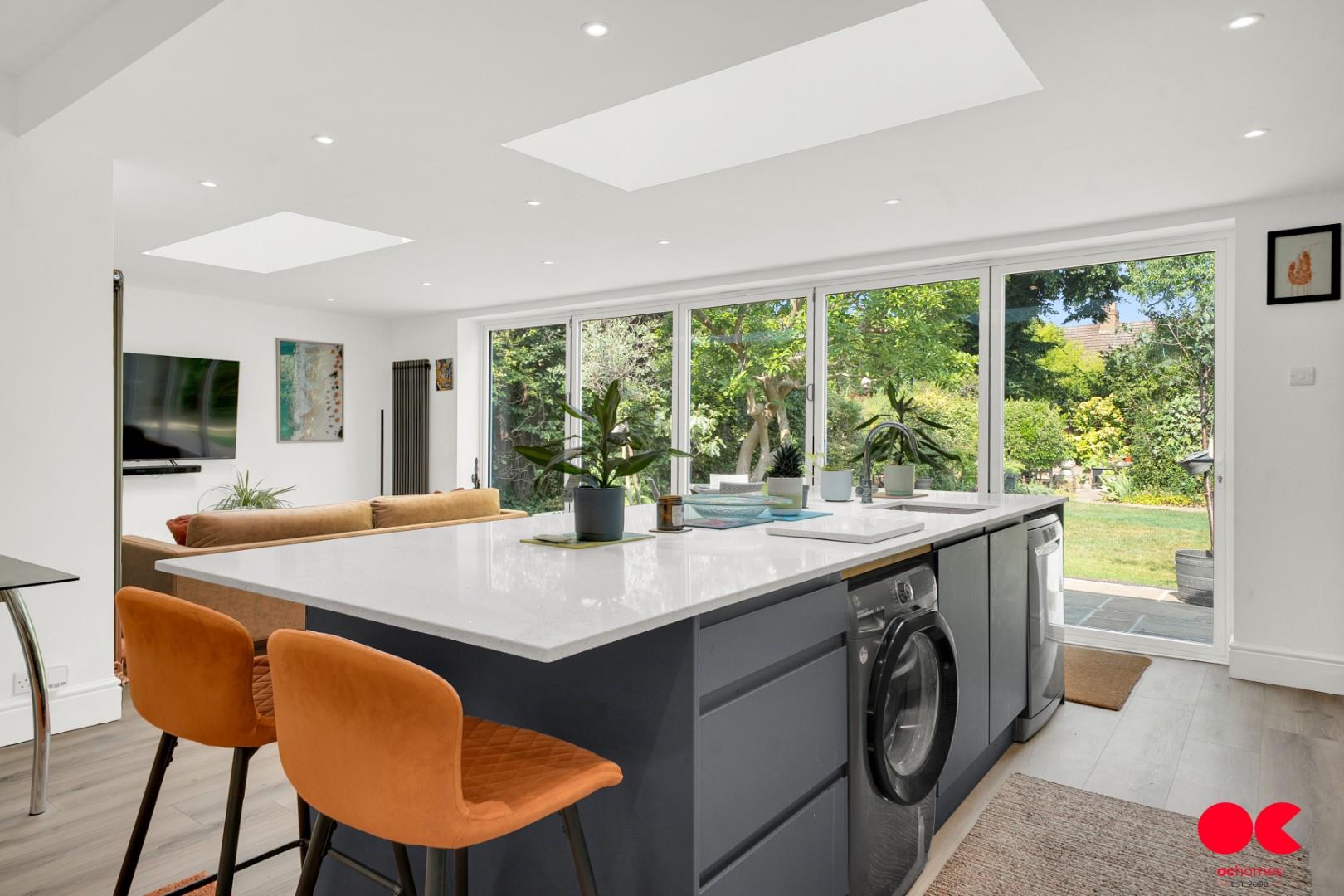 3 bed detached house for sale in Balgores Lane, Gidea Park  - Property Image 46