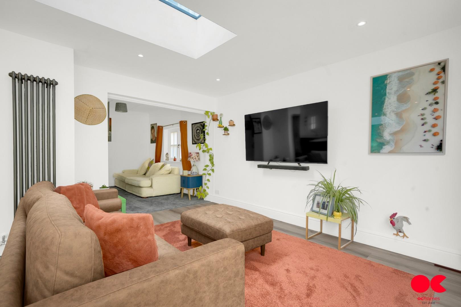 3 bed detached house for sale in Balgores Lane, Gidea Park  - Property Image 37