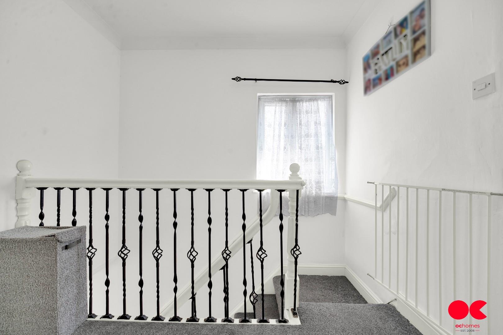 3 bed end of terrace house for sale in Stradbroke Grove, Ilford  - Property Image 12