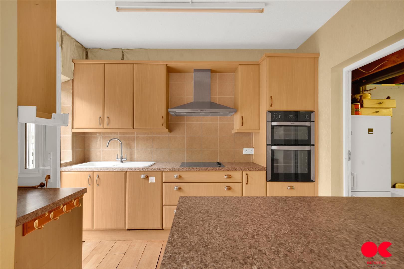 3 bed semi-detached house for sale in Fairholme Avenue, Gidea Park  - Property Image 4