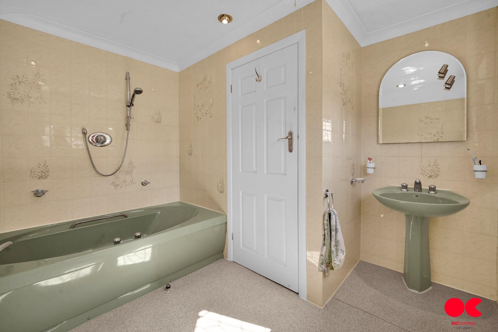 4 bed semi-detached house for sale in Netherpark Drive, Gidea Park  - Property Image 34