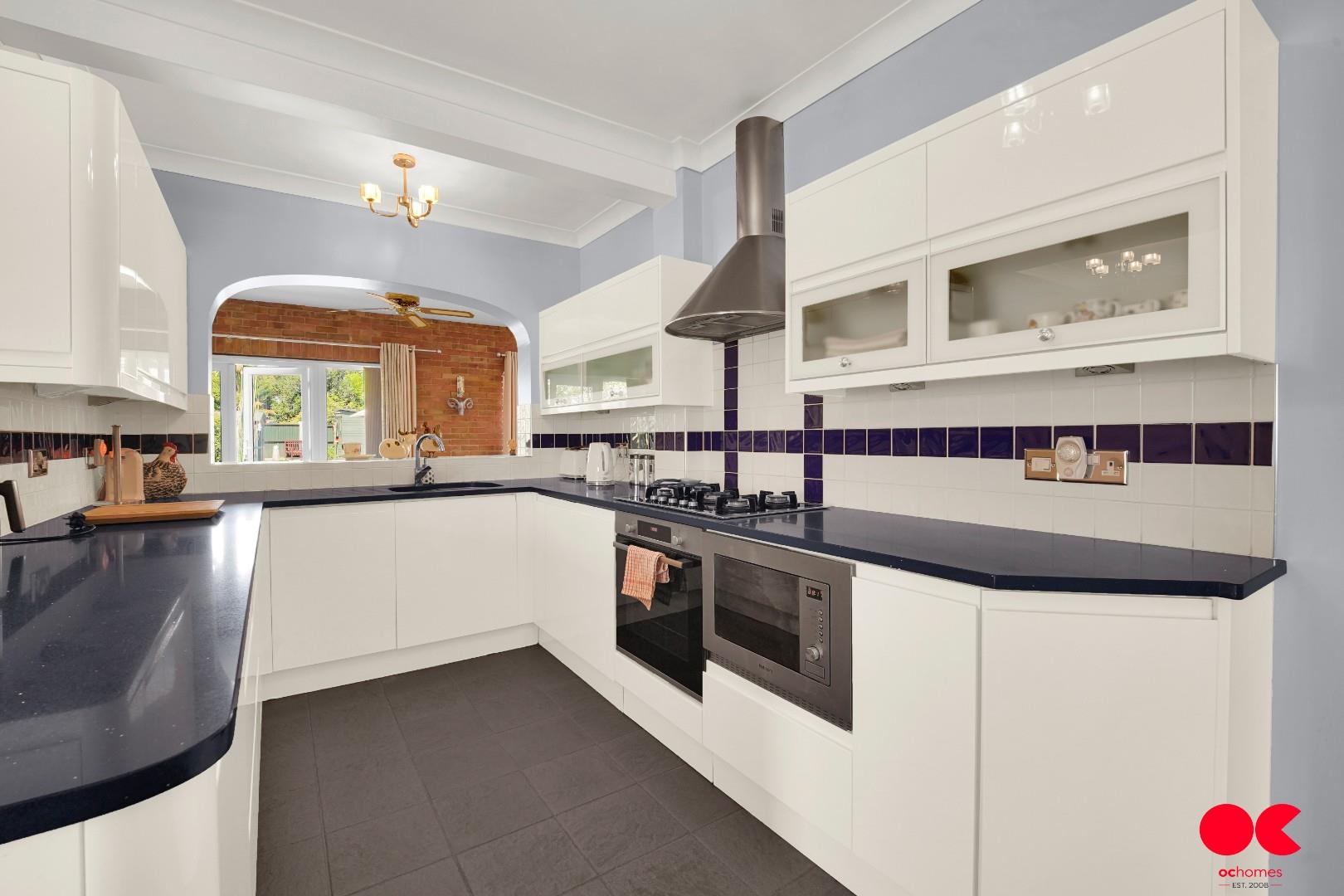 4 bed semi-detached house for sale in Netherpark Drive, Gidea Park  - Property Image 3