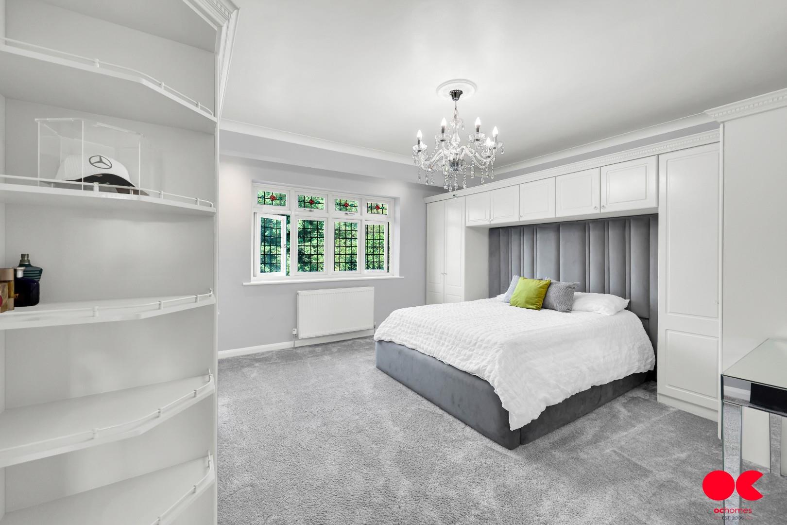 6 bed detached house for sale in Ayloffs Walk, Emerson Park  - Property Image 12