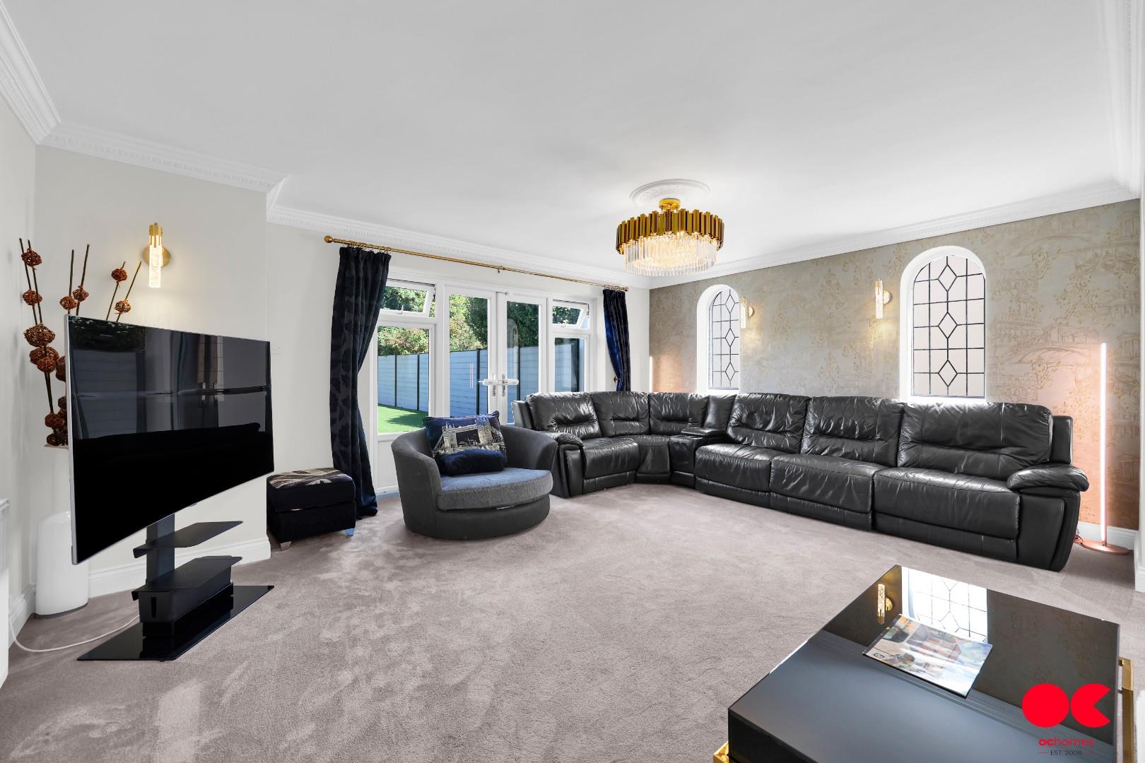 6 bed detached house for sale in Ayloffs Walk, Emerson Park  - Property Image 5