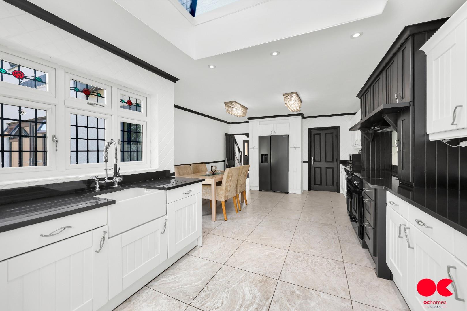 6 bed detached house for sale in Ayloffs Walk, Emerson Park  - Property Image 31
