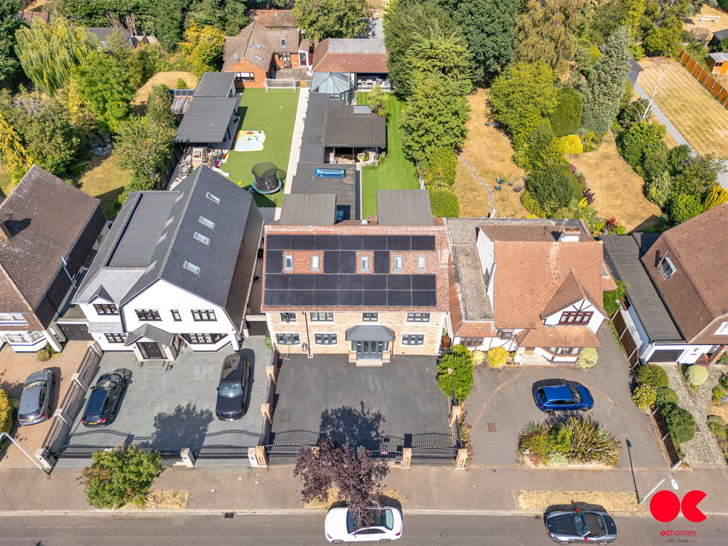 6 bed detached house for sale in Ayloffs Walk, Emerson Park  - Property Image 89