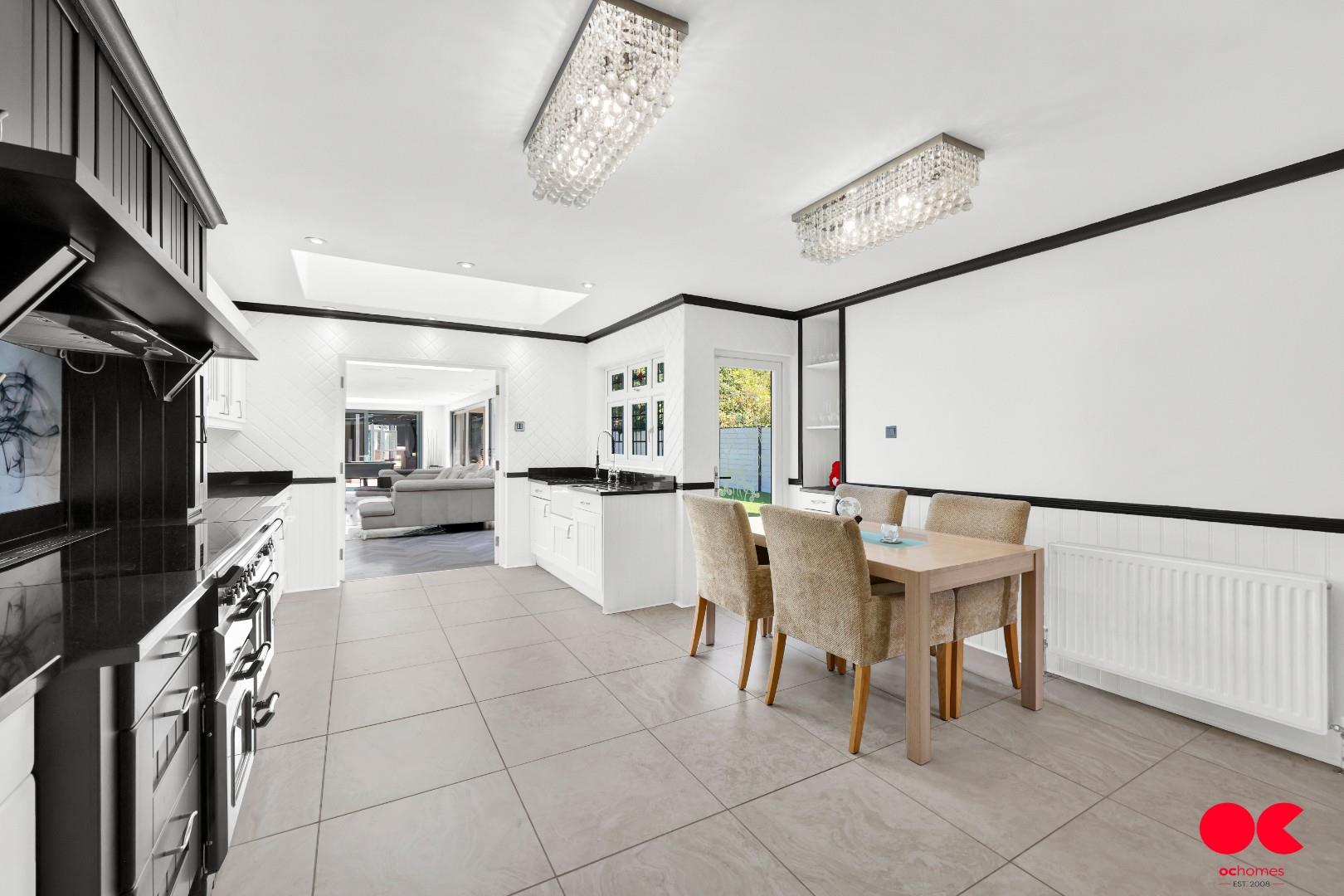 6 bed detached house for sale in Ayloffs Walk, Emerson Park  - Property Image 32