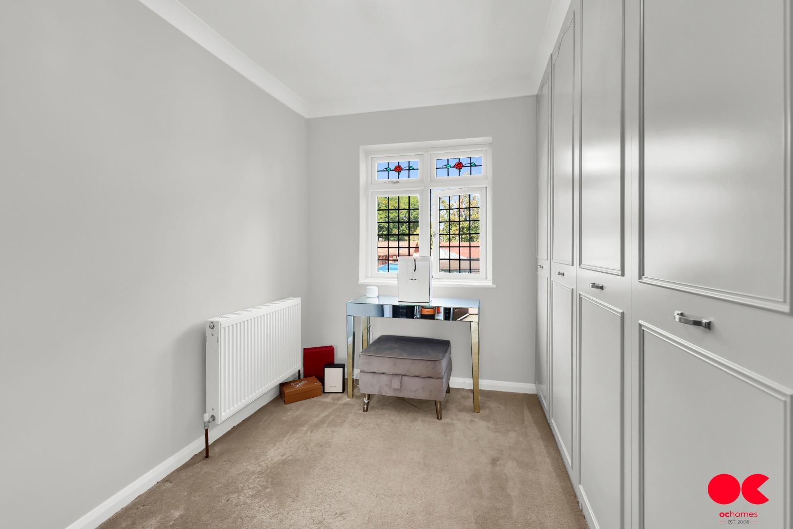 6 bed detached house for sale in Ayloffs Walk, Emerson Park  - Property Image 16