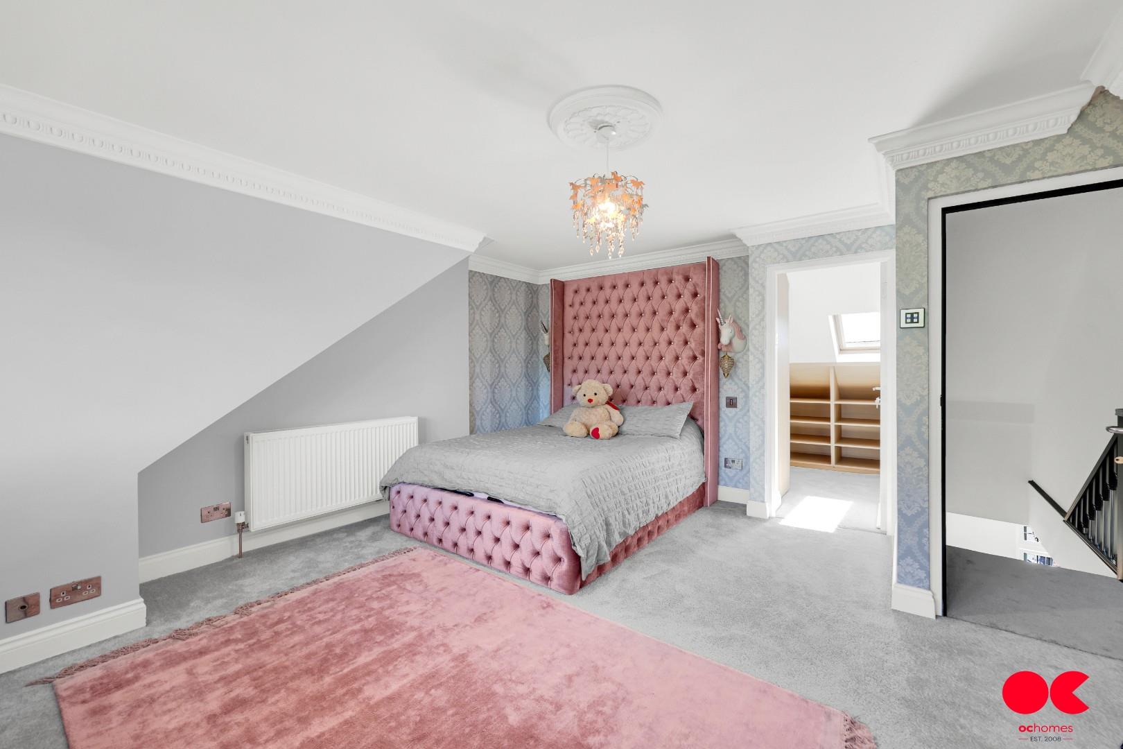 6 bed detached house for sale in Ayloffs Walk, Emerson Park  - Property Image 77