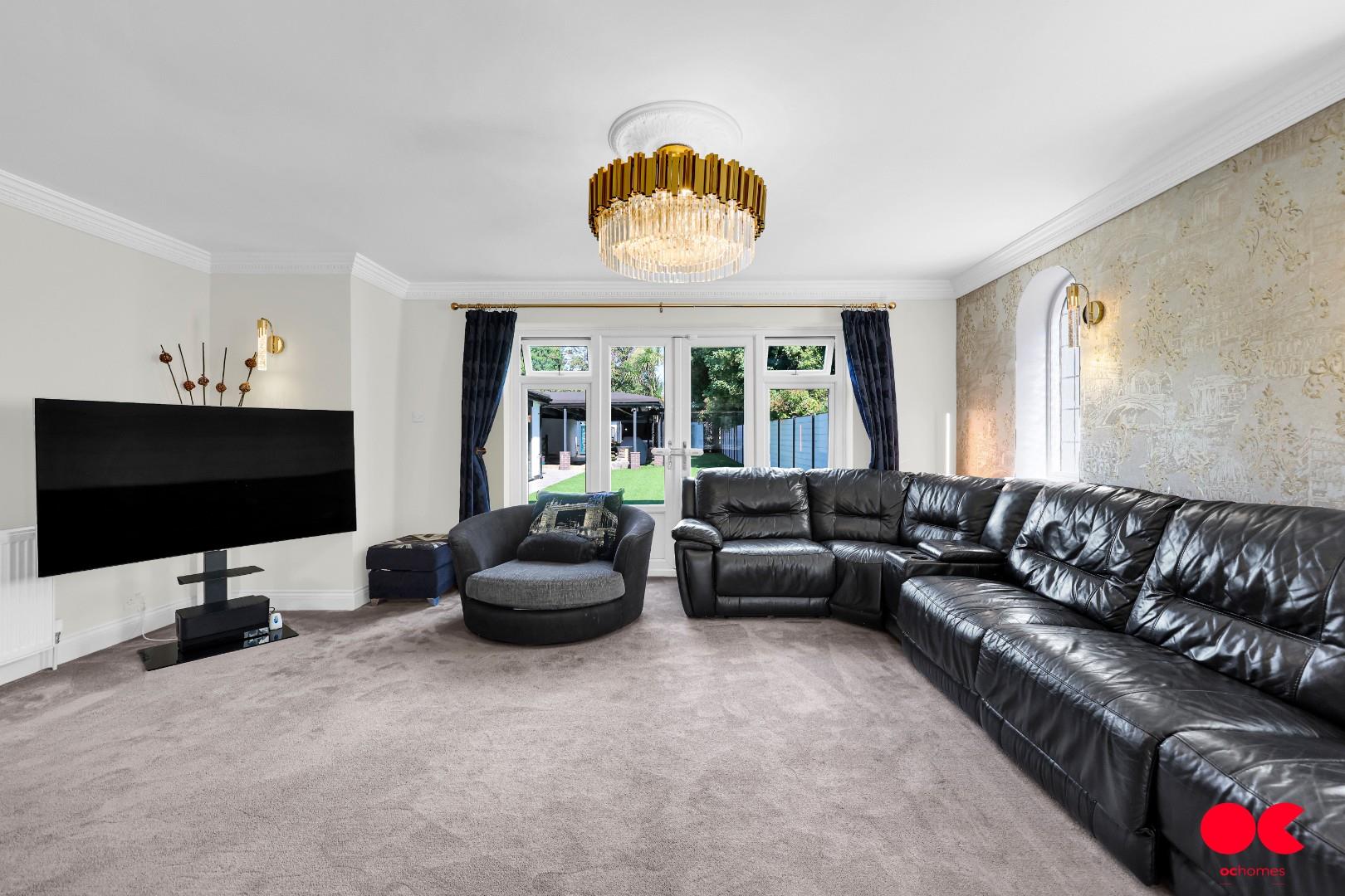 6 bed detached house for sale in Ayloffs Walk, Emerson Park  - Property Image 26