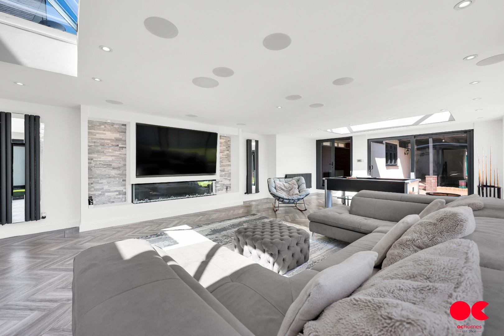 6 bed detached house for sale in Ayloffs Walk, Emerson Park  - Property Image 23