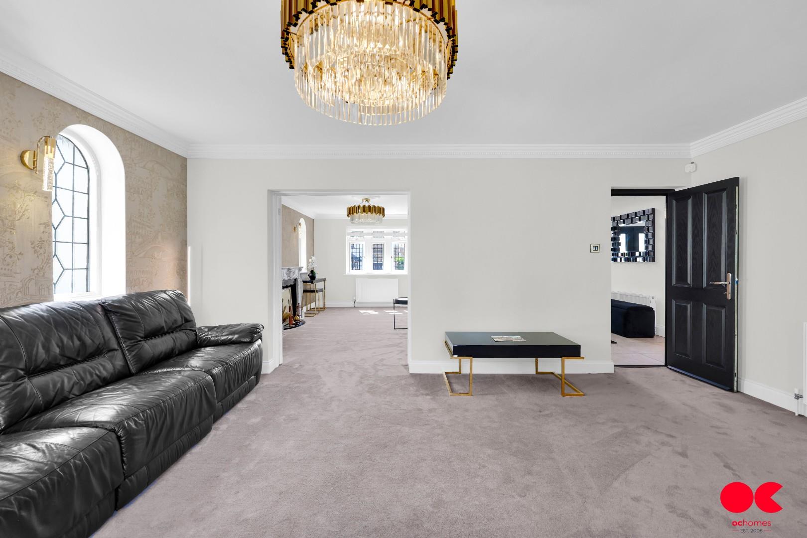 6 bed detached house for sale in Ayloffs Walk, Emerson Park  - Property Image 28