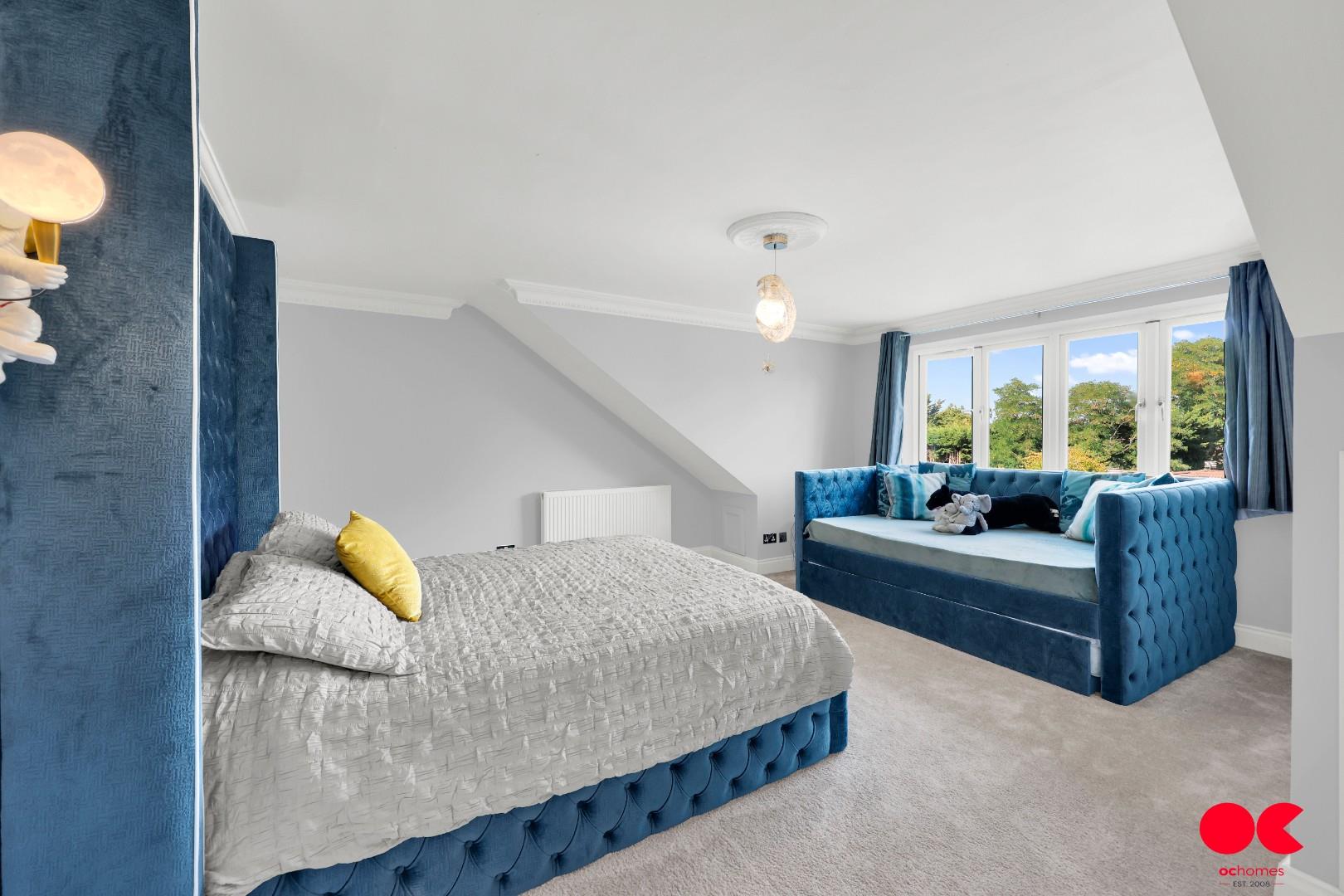 6 bed detached house for sale in Ayloffs Walk, Emerson Park  - Property Image 15