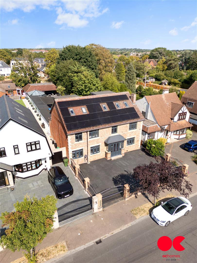 6 bed detached house for sale in Ayloffs Walk, Emerson Park  - Property Image 87