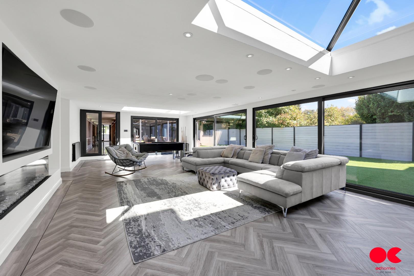 6 bed detached house for sale in Ayloffs Walk, Emerson Park  - Property Image 3