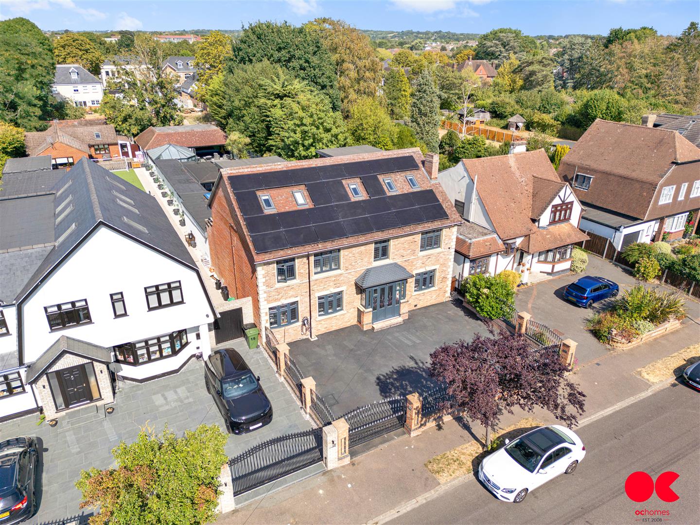 6 bed detached house for sale in Ayloffs Walk, Emerson Park  - Property Image 86