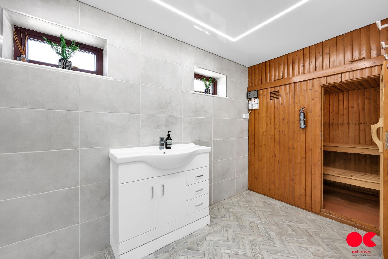 6 bed detached house for sale in Ayloffs Walk, Emerson Park  - Property Image 19