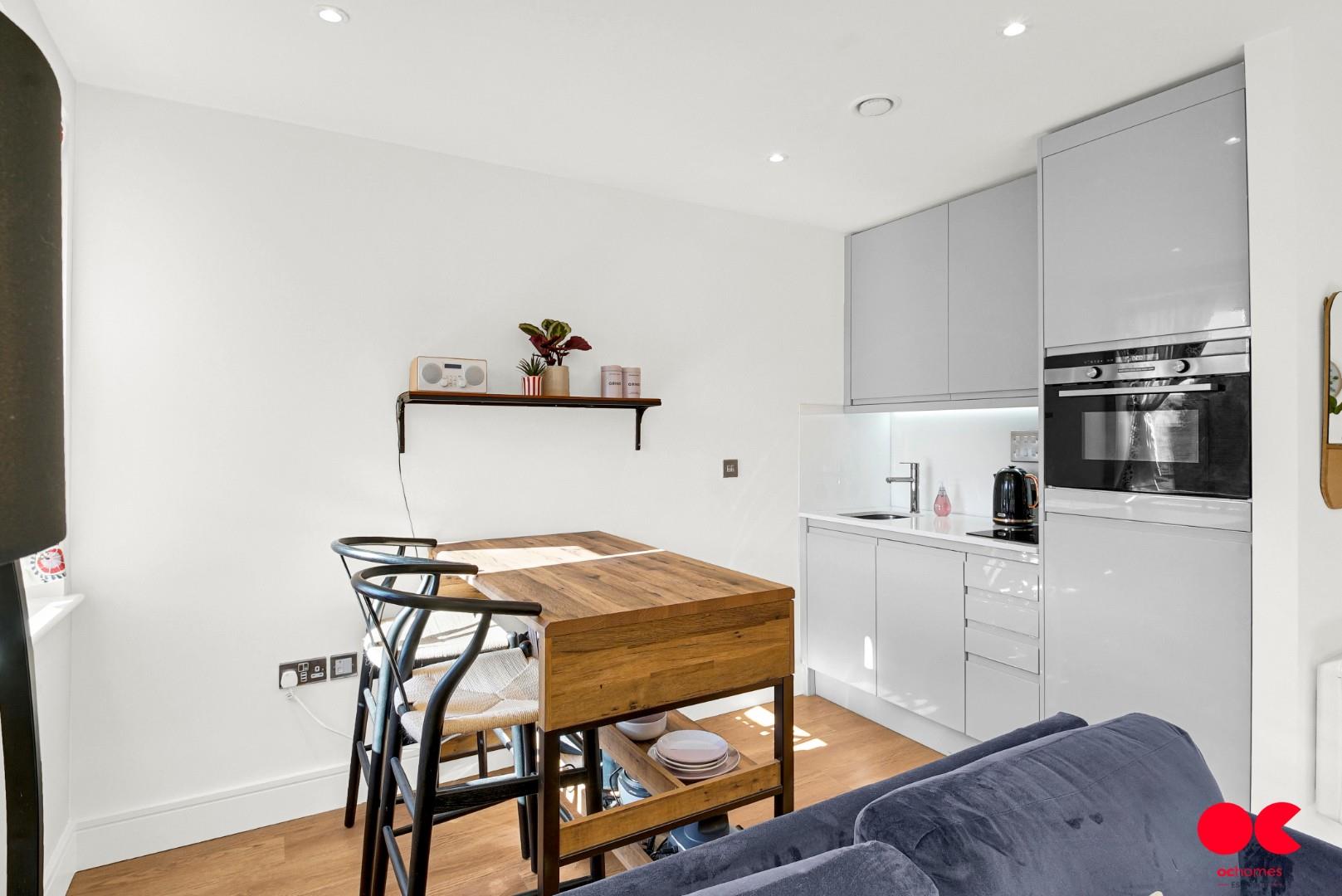 1 bed flat for sale in London Road, Romford  - Property Image 7