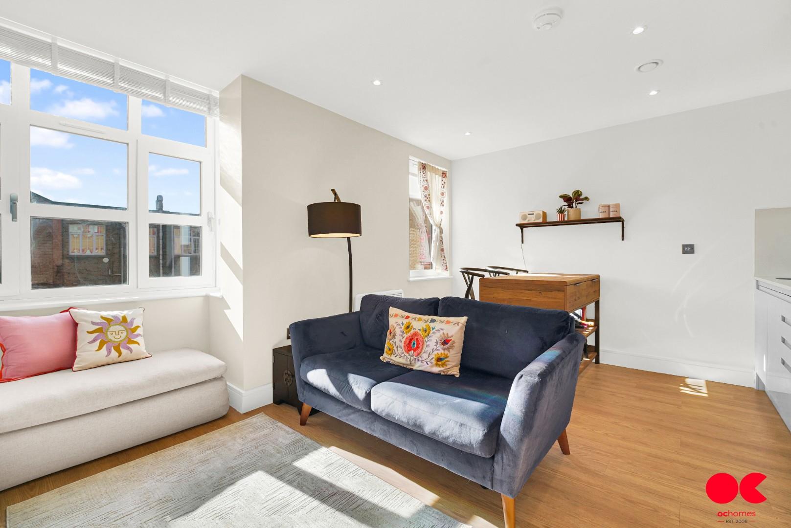 1 bed flat for sale in London Road, Romford  - Property Image 2