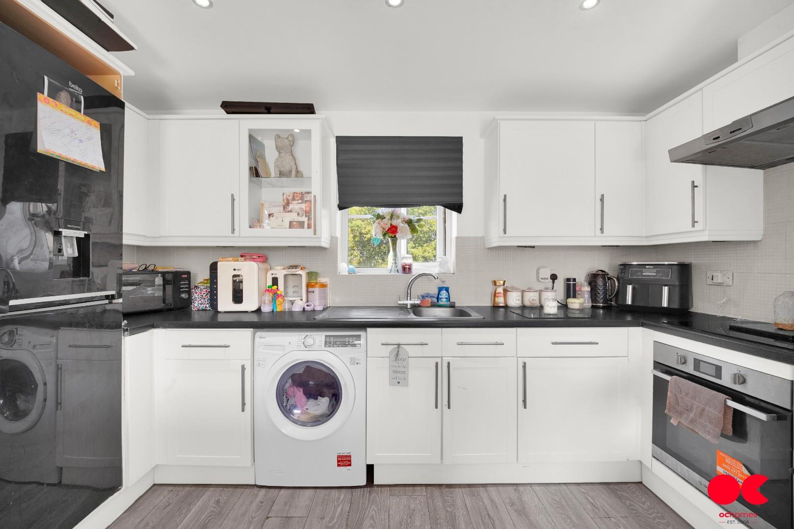 2 bed flat to rent in Windermere Avenue, Purfleet-On-Thames  - Property Image 15
