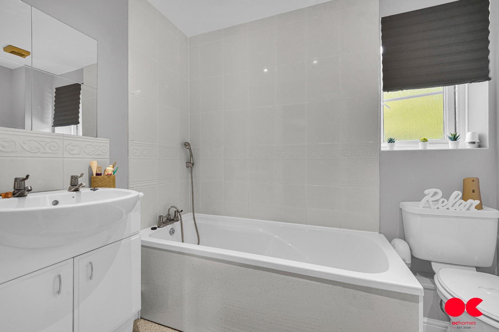 2 bed flat to rent in Windermere Avenue, Purfleet-On-Thames  - Property Image 18