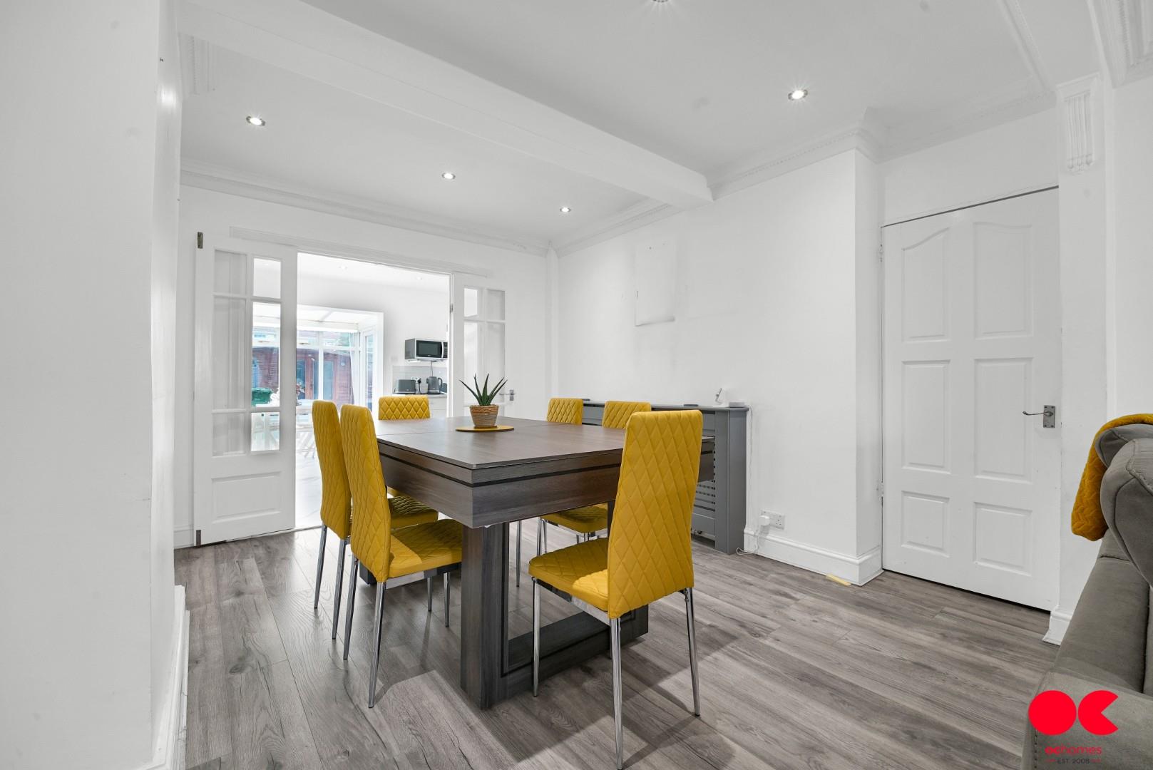 5 bed terraced house for sale in Carnforth Gardens, Elm Park  - Property Image 4