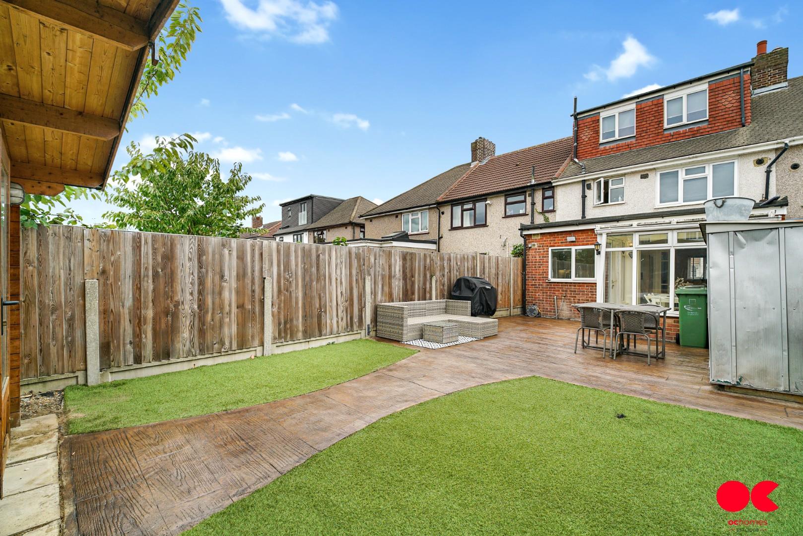 5 bed terraced house for sale in Carnforth Gardens, Elm Park  - Property Image 38