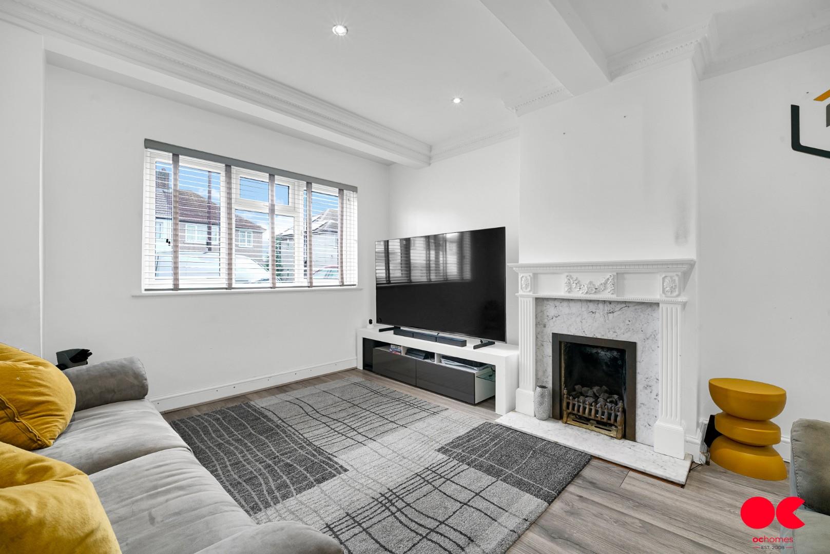 5 bed terraced house for sale in Carnforth Gardens, Elm Park  - Property Image 17