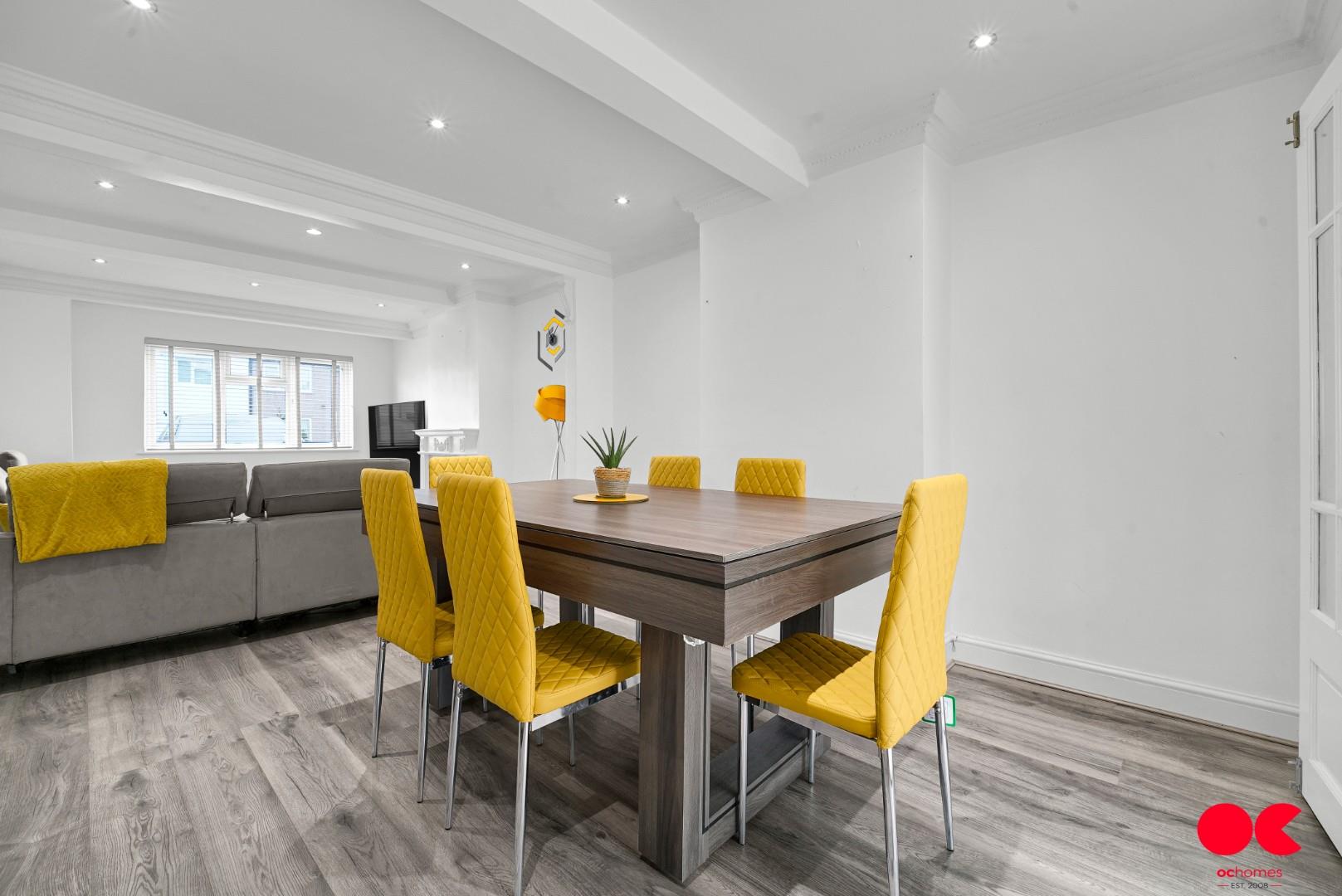 5 bed terraced house for sale in Carnforth Gardens, Elm Park  - Property Image 15